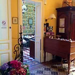 Chateau Des Jacobins Hotel 3*