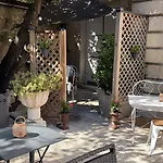 فندق Chateau Des Jacobins 3*