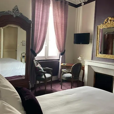 Chateau Des Jacobins Hotel 3*