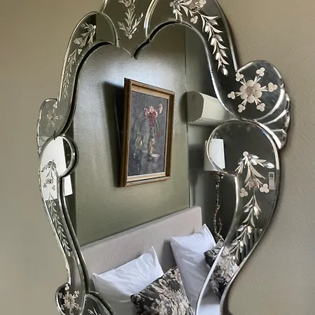 Hotell Chateau Des Jacobins 3*