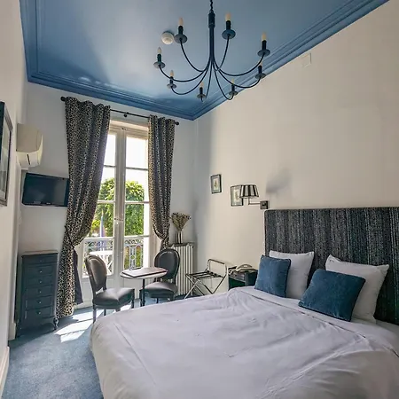 Chateau Des Jacobins Hotel Agén