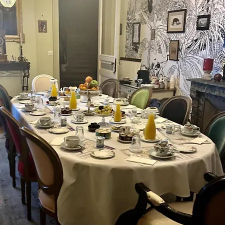 Chateau Des Jacobins Hotell