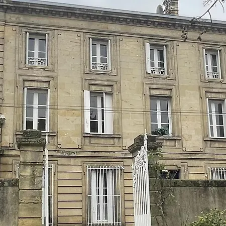 Hotell Chateau Des Jacobins 3*