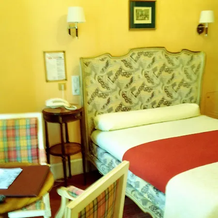 Hotell Chateau Des Jacobins