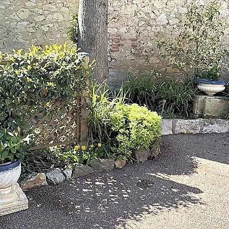 מלון Chateau Des Jacobins 3*