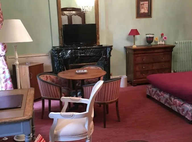 Chateau Des Jacobins מלון אז'ן