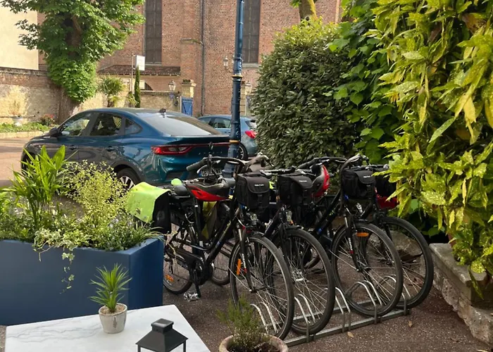 Chateau Des Jacobins Hotel