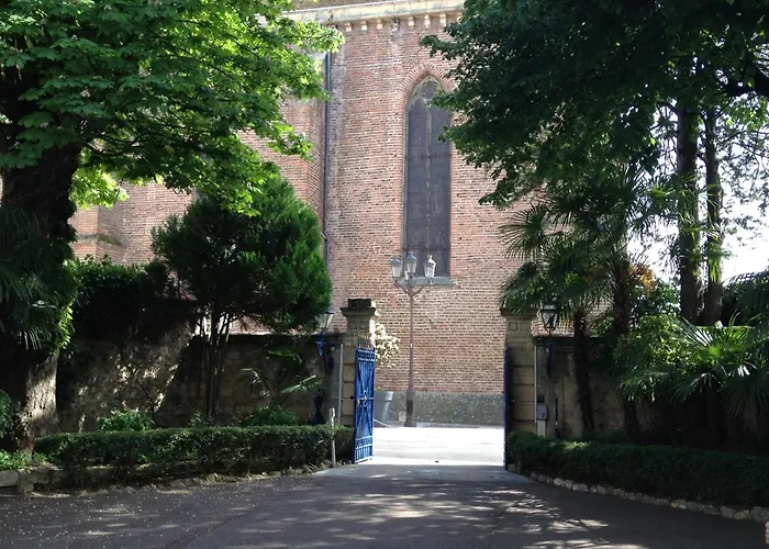 فندق Chateau Des Jacobins 3*