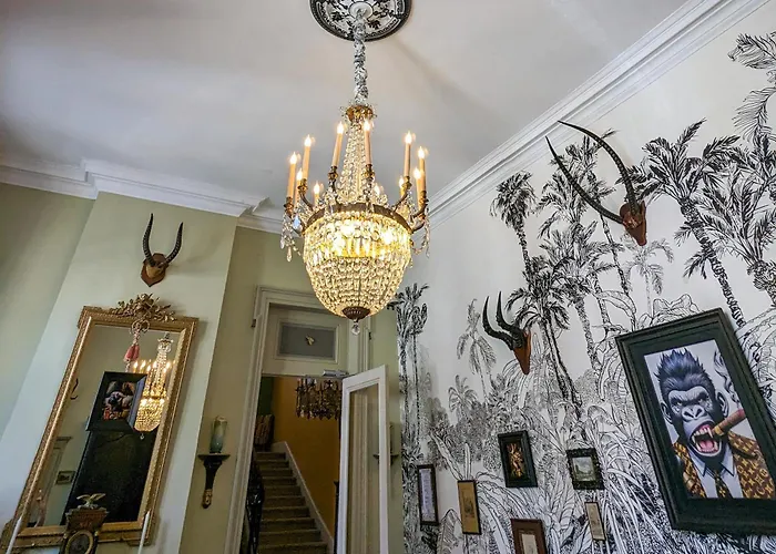 Chateau Des Jacobins 3*