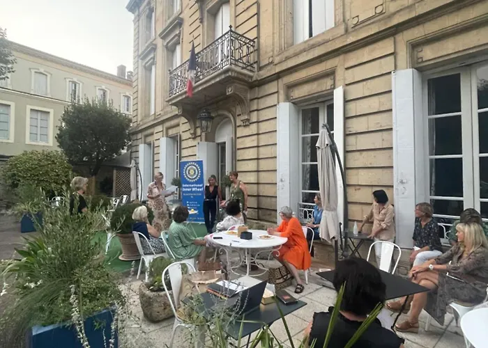 Chateau Des Jacobins أجان