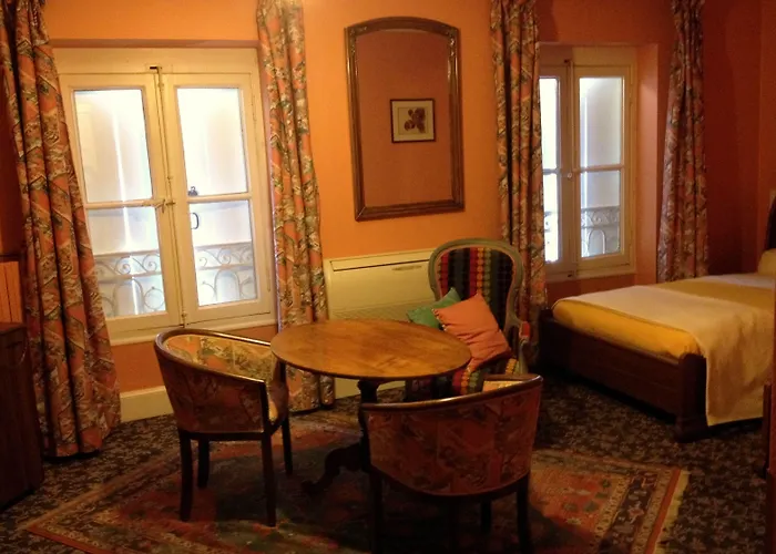 Chateau Des Jacobins 3*