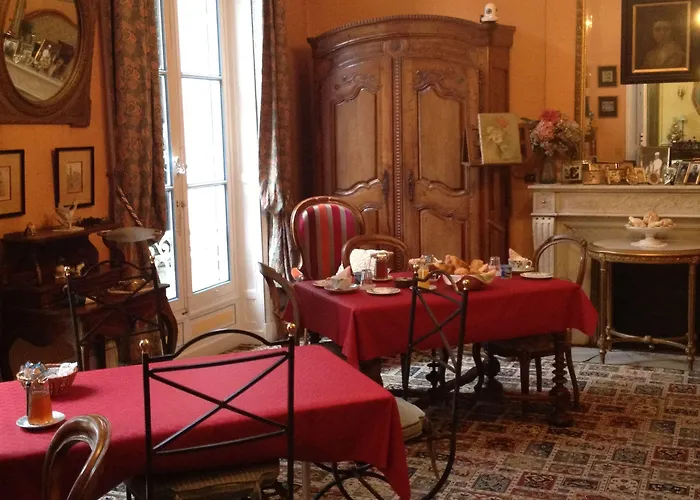 Chateau Des Jacobins 3* אז'ן