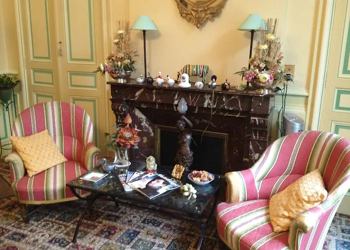 מלון Chateau Des Jacobins 3*