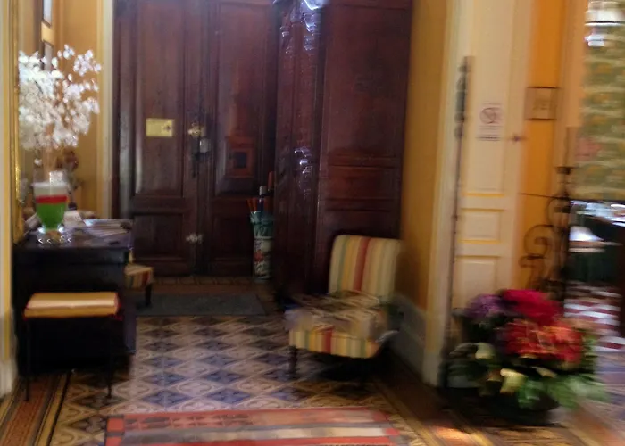 Chateau Des Jacobins 3*