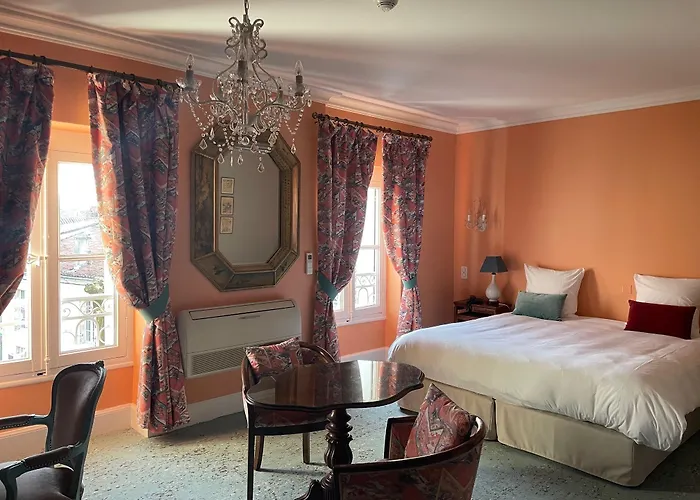 Hotel Chateau Des Jacobins 3*