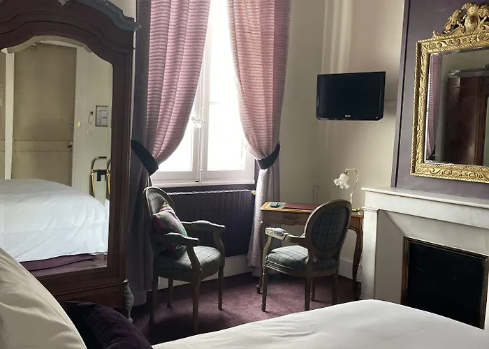 Chateau Des Jacobins Hotel 3*