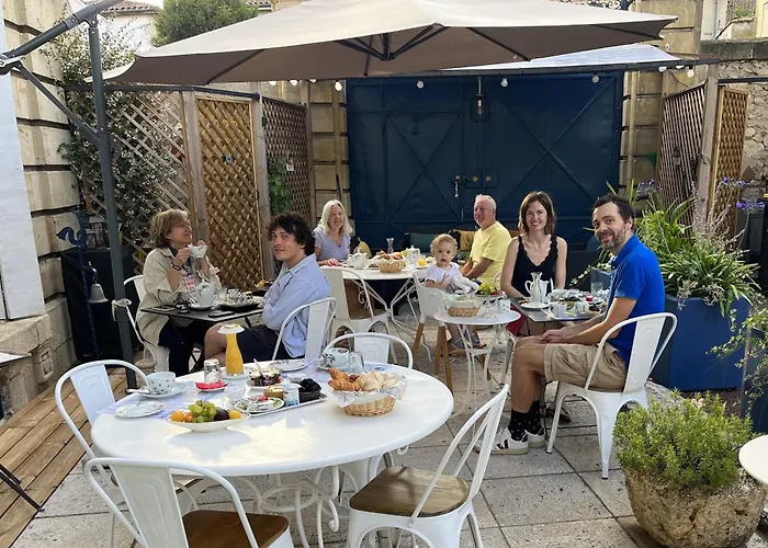 Chateau Des Jacobins 3*